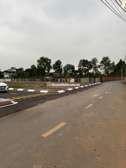 Đất phường tùng thiện sơn tây, trục chính kinh doanh, đường thông